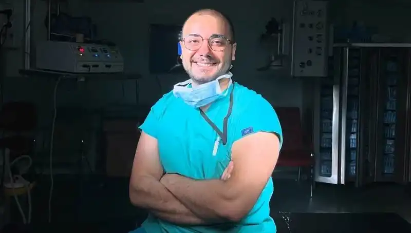 Niğde'de Hastanede Bıçaklı Saldırı: Doktor Hayat Mücadelesi Veriyor