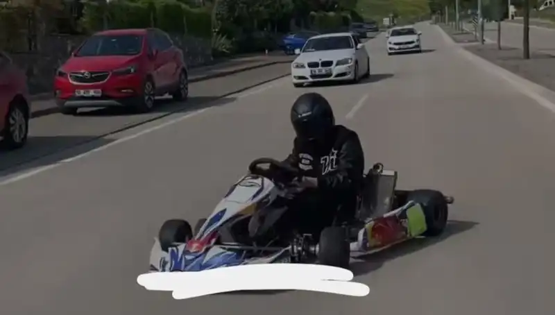 Go-kart Sürücüsünün Tehlikeli Drift Oyunu Yolda Şaşkınlık Yarattı!