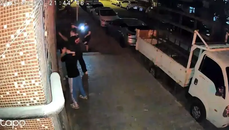 Abinin Selamı Var diyen Saldırganlar Etek Giydirip Darp Etti