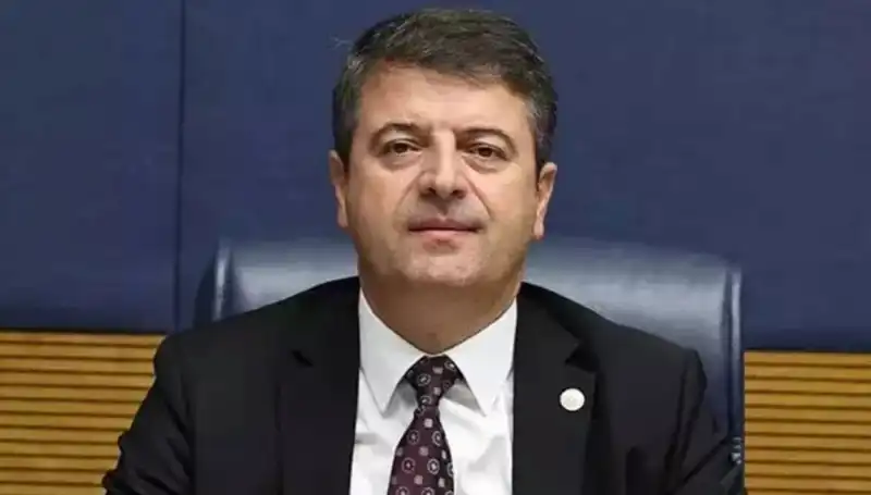 Adıyaman Belediye Başkanı Abdurrahman Tutdere’nin Görevine İade Edilmesi Sevinçle Karşılandı