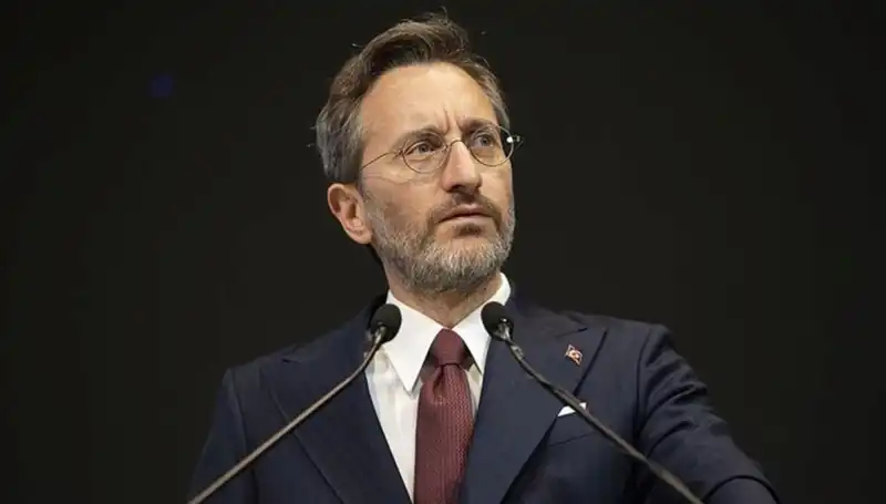 Fahrettin Altun'dan Özgür Özel'e Sert Tepki: Siyasi Gerilim Tırmanıyor