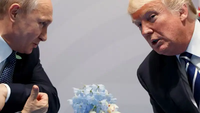 Trump'tan Çarpıcı Açıklamalar: Putin İle İlişkim Bitmedi!