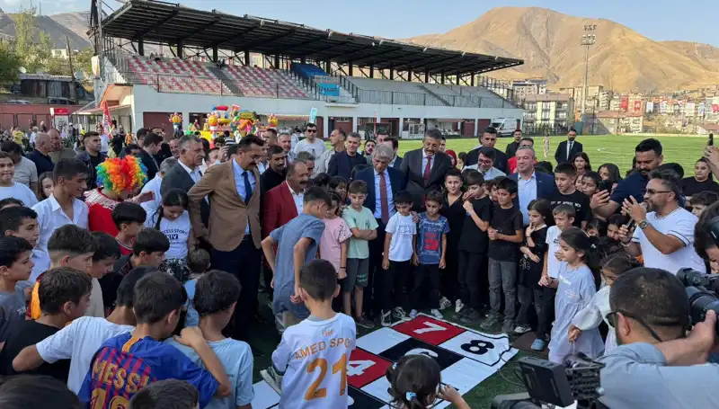 Hakkari'de Geleneksel Anadolu Şenliği: Kültür ve Eğlencenin Buluşması