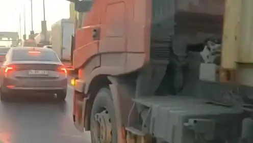 D-100'de Yol Verme Kavgası: TIR'ı Üzerine Süren Şofördün Hikayesi