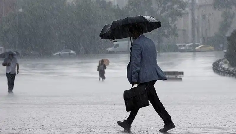 Meteoroloji'den Sağanak Uyarısı: Bölgeler Tek Tek Açıklandı