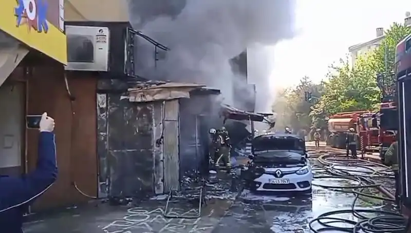 Ümraniye'de Hediyelik Eşya Dükkanında Korkutan Yangın: Detaylar Oraya Taktı!