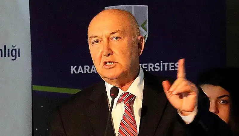 Prof. Dr. Övgün Ahmet Ercan, Beyin Kanaması Tehlikesi Geçirdiğini Duyurdu