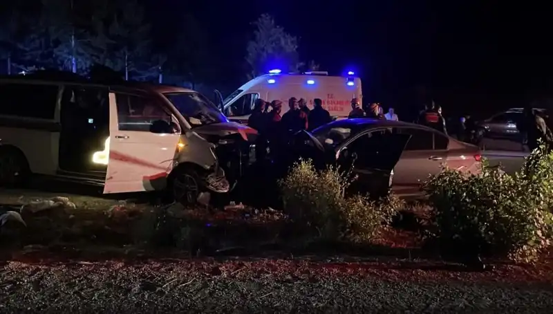 Ters Yön Faciası: Kafa Kafa Çarpışan Araçların Yarattığı Panik ve Kayıplar