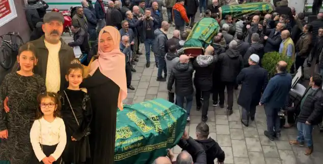 Rize'de İki Kız Kardeş İçin Duygusal Veda Töreni