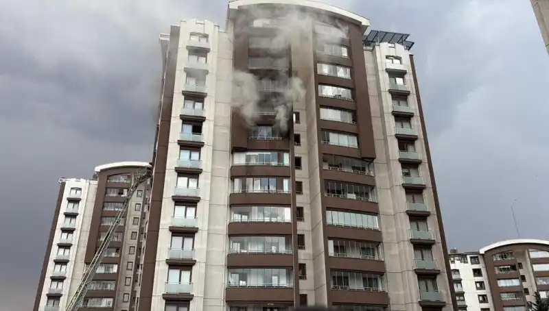 Ankara'da 14 Katlı Bina Yangını: Panic anların tanığı oldu!