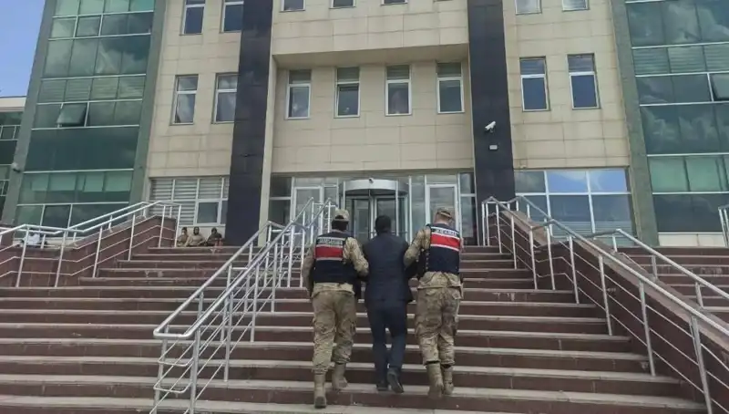 Hapis Cezasıyla Aranan Şahıs Gizli Yerde Yakalandı