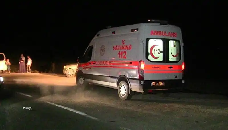Motosiklet Kazasında Yaşamını Yitiren Sürücü, Yolcu Hastaneye Kaldırıldı