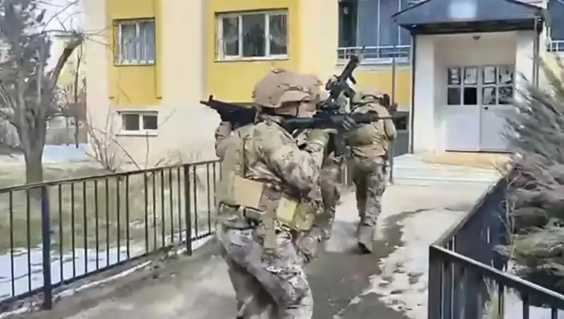 Bingöl'de DAEŞ Operasyonu: 3 Şüpheli Tutuklandı, Terör İçin Alarm Verildi