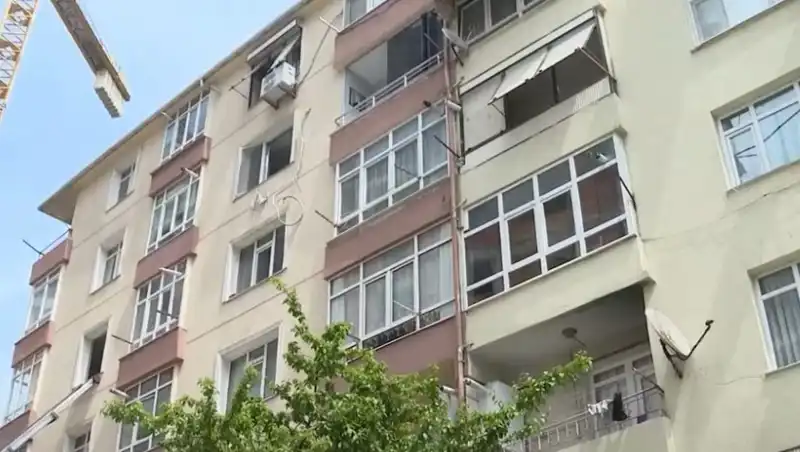 İstanbul'da Kolonları Patlayan 96 Dairelik Site Tahliye Edildi: Halk Ne Yapacak?