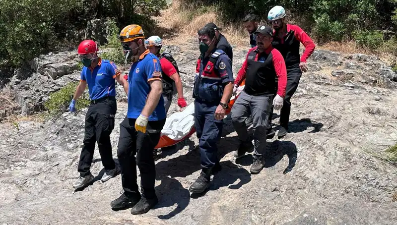 Kayalıkların Arasında Sır Ölüm: Doğanın Korkutucu Gerçekleri