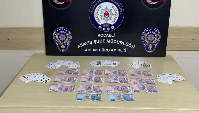Kocaeli'de Kumara Geçit Yok! Kahvehanelere Büyük Baskın Düzenlendi