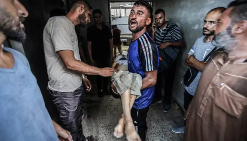 İsrail'in Gazze'deki Katliamı: Bir Günde 90 Filistinli Hayatını Kaybetti