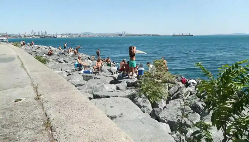 İstanbul'un Sıcak Güneşi: Sahiller Yeniden Canlanıyor!