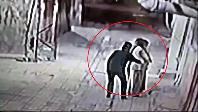 Pazarcı ve Simitçi Kılığına Giren Polisler, Kapkaççılara Geçit Vermedi