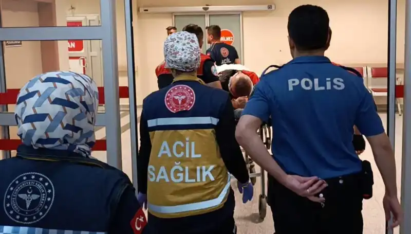 Polis Ekiplerinin Kaza Geçirdiği An: İki Yaralı