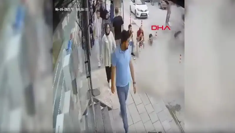 TIR Patlağının Şoku: Vatandaşlar Yerinden Zıpladı!