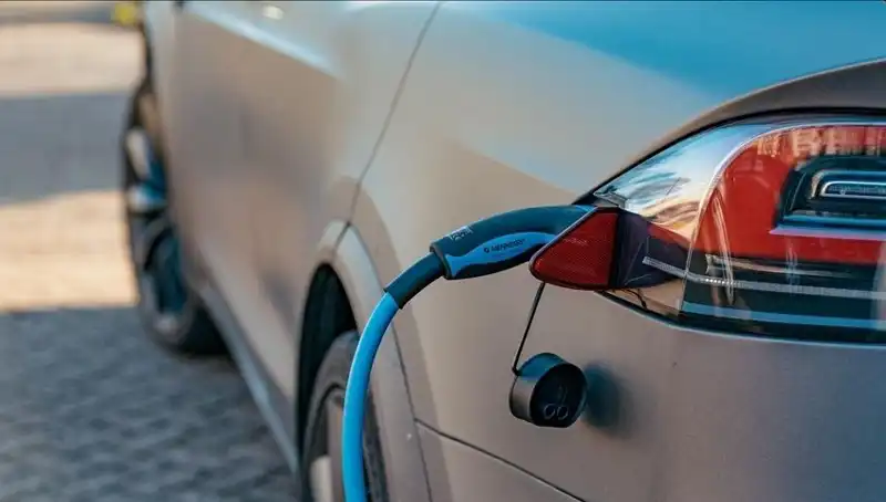 2023'te Rekor Kıran Elektrikli Otomobil Satışları: 9.1 Milyon Araba!