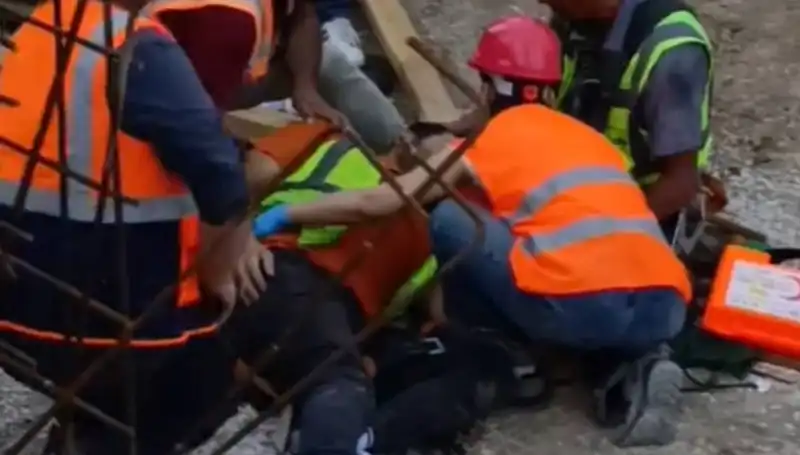 Adana'da İnşaat Kazası: İki İşçi Yaralandı, Olayın Ayrıntıları Ortaya Çıktı