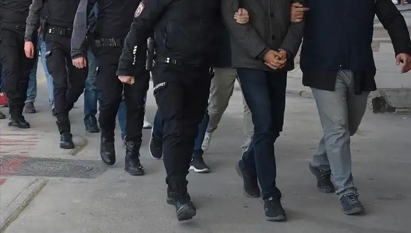 Ankara Merkezli DEAŞ Operasyonunda 27 Gözaltı Kararı: Uyuşturucu Bağlantıları Araştırılıyor
