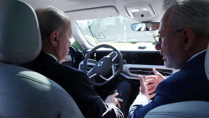 Cumhurbaşkanı Erdoğan Togg'un Yeni Modeline Geçiş Yaptı: Yenilikler ve Hedefler