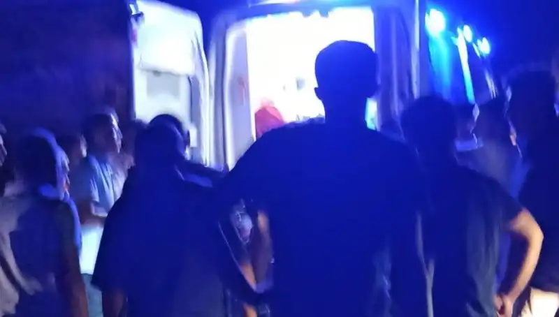 Otomobil Uçuruma Yuvarlandı: Sürücü Hayatını Kaybetmekten Son Anda Kurtuldu