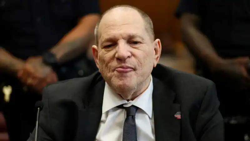 Harvey Weinstein Cezaevinde Yeniden Suçlu Bulundu: Yönetmenlik Hayalleri Sona mı Eriyor?