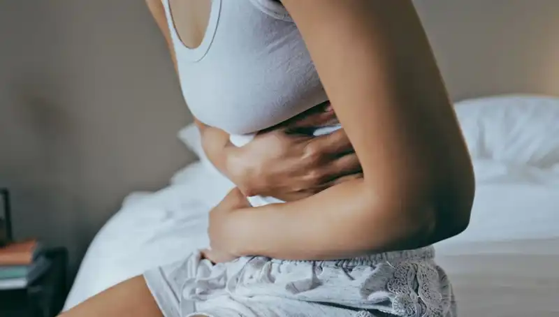 22 Yaşında Bağırsak Kanseri Teşhisi: Görmezden Gelinen Belirtiler Hayatı Nasıl Değiştirdi?