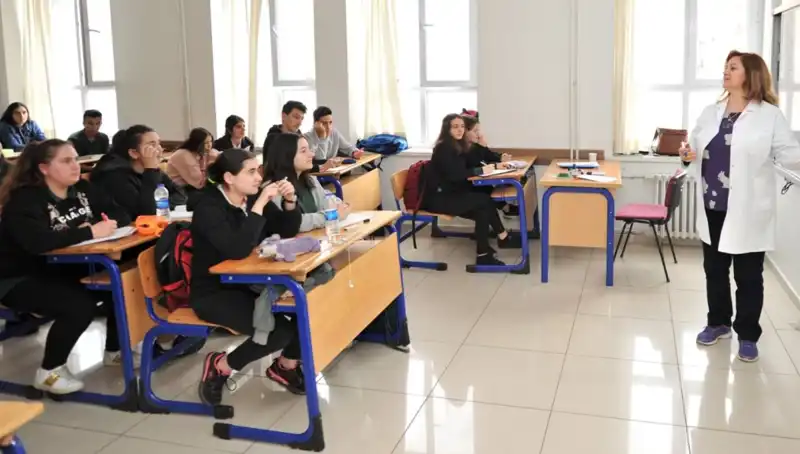 2025 MEB Lise Kayıt Tarihleri Açıklandı: LGS ile Liselere Kayıt Süreci Detayları