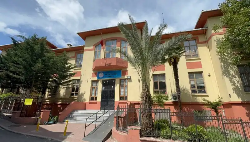 Depremde Hasar Gören 4 Okul Boşaltıldı: Yeni Riskler ve Alınan Önlemler