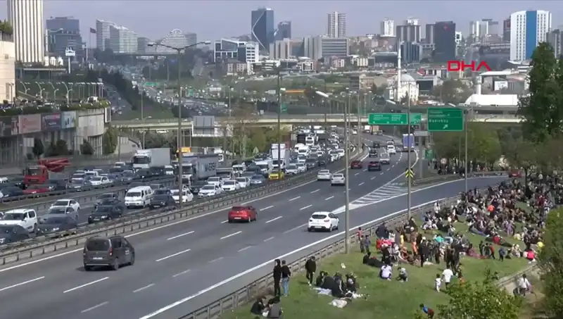 Deprem Ardından Kentte Trafik Yoğunluğu Yüzde 56 Arttı: Nedenleri ve Çözüm Önerileri