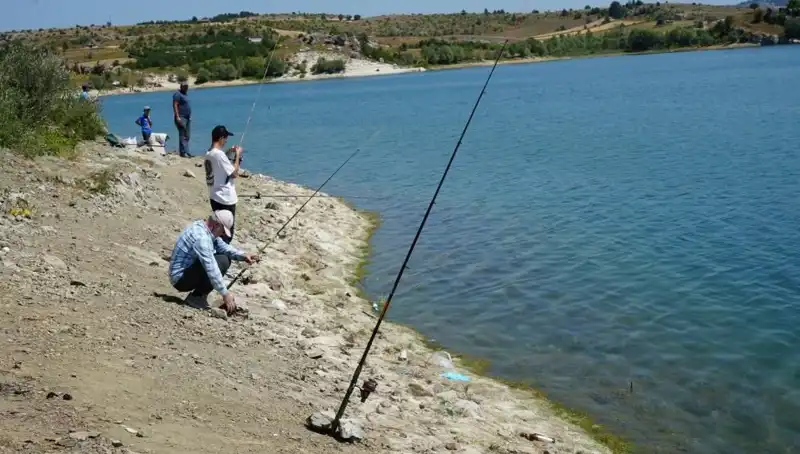 Patlayan Kafesler ile Dolu Barajda Ceset Arama Çalışmaları Başladı