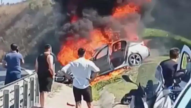 TEM Otoyolu’nda Trajik Kaza: Otomobil Kısa Sürede Alev Alev Yandı