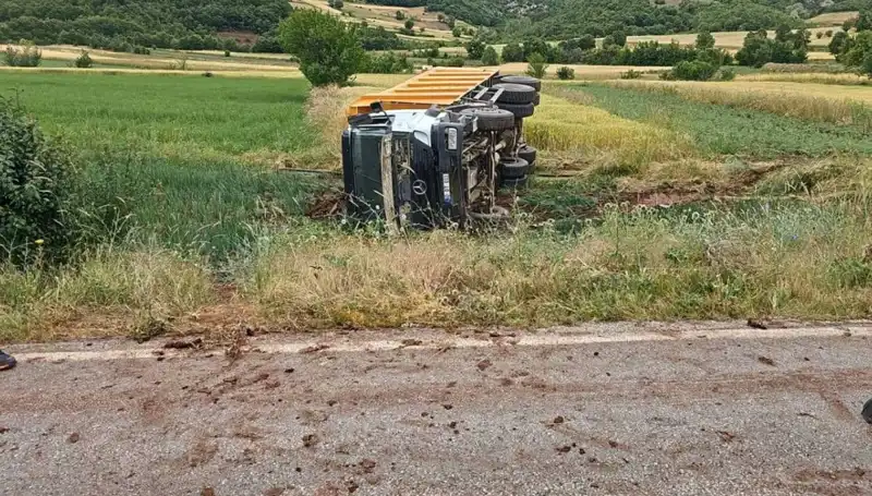 Tokat’ta Feci Kaza: Kamyon Devrildi, Şoför Hayatını Kaybetti