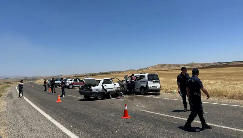 Adıyaman'da Korkunç Trafik Kazası: 4 Can Kayıbı!