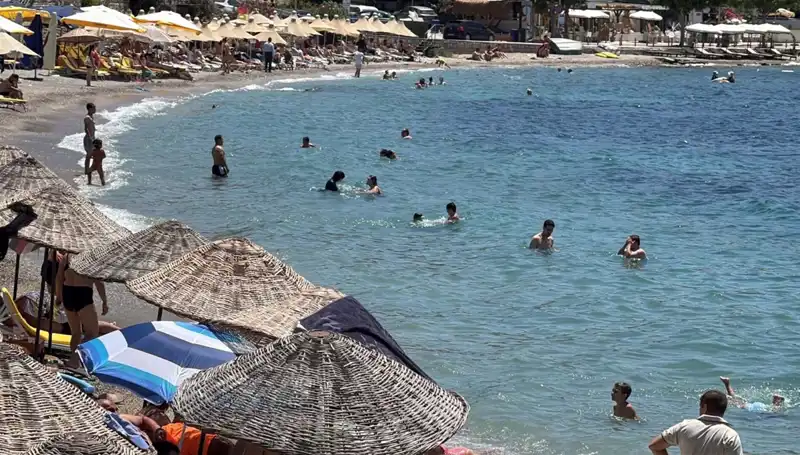 Hava Sıcaklığı 36 Dereceye Ulaştı: Sahiller Kalabalıklaştı